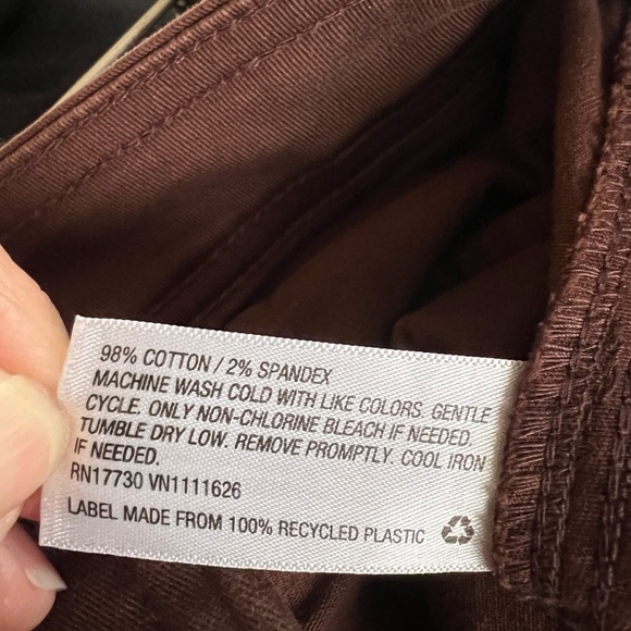 LIKE NEW a new day size 4 brown cargo type pants. Skinny at the ankle. - Picture 5 of 7